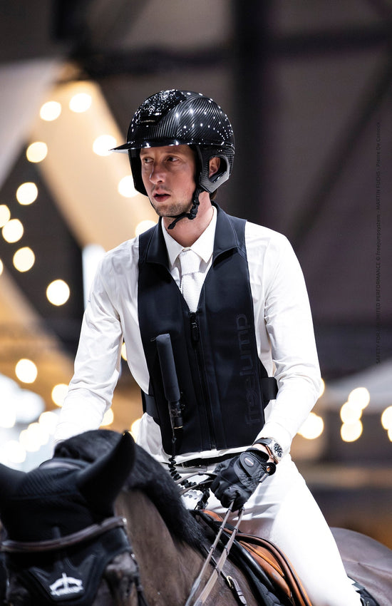 The First Washable Airbag Vest – What Makes the Freejump Airvest Plume Different?