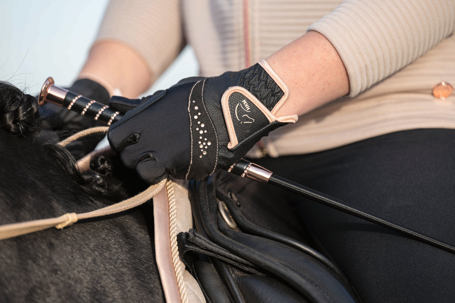 Horse riding gloves with rosegold