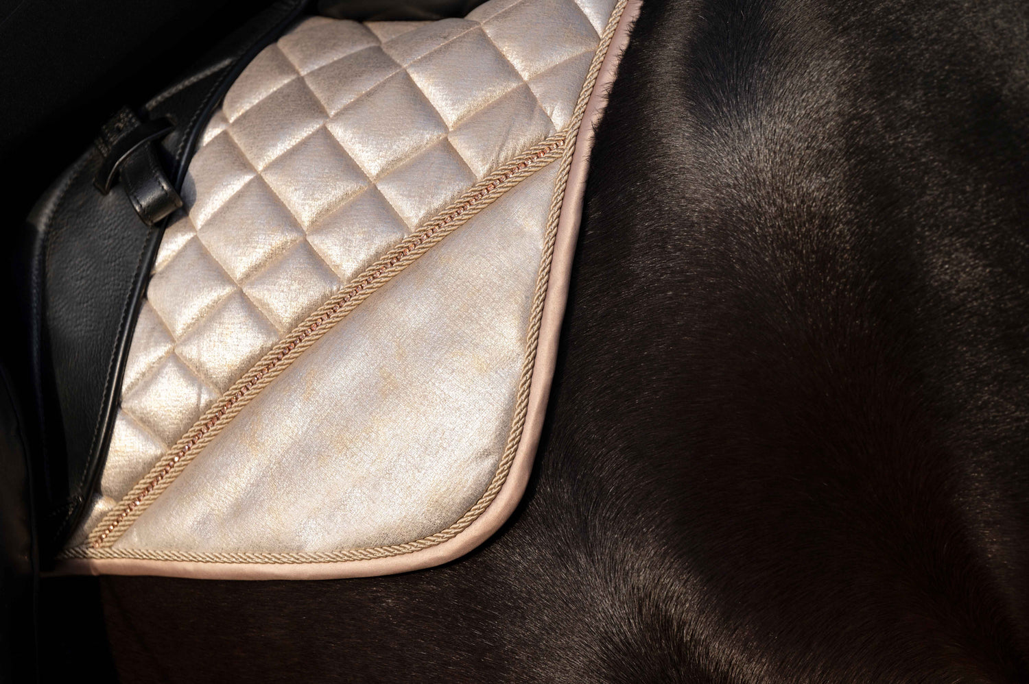 Rose gold saddle blanket for horses 