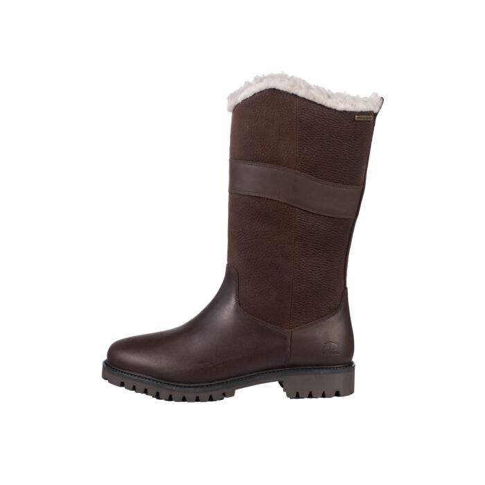 Insulated leather boots for stable and outdoor use