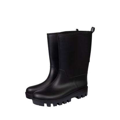 Easy care waterproof rubber boots