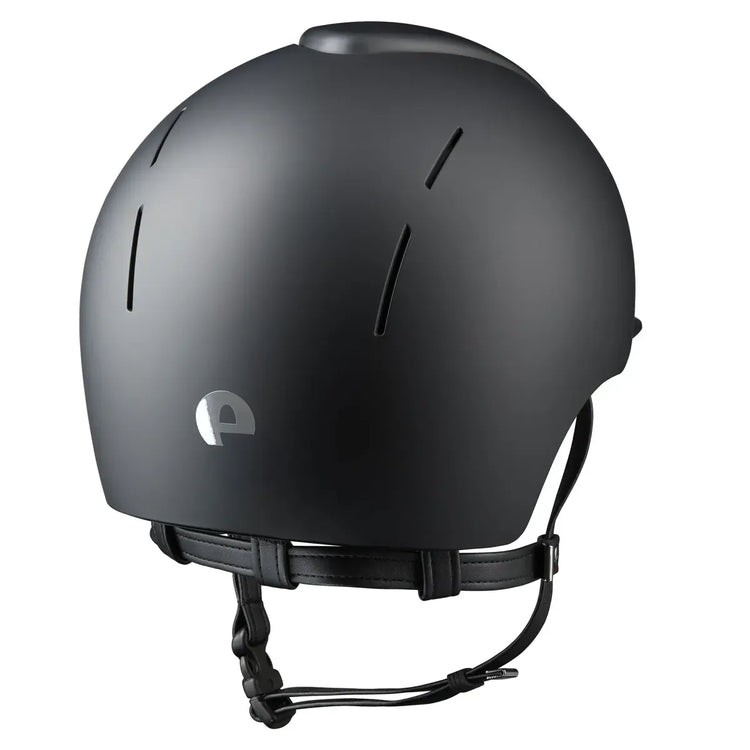 Lightweight riding helmet with 5-point chin strap