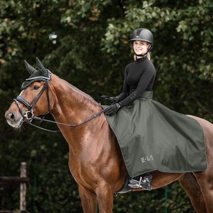 Horse riding skirt for rain