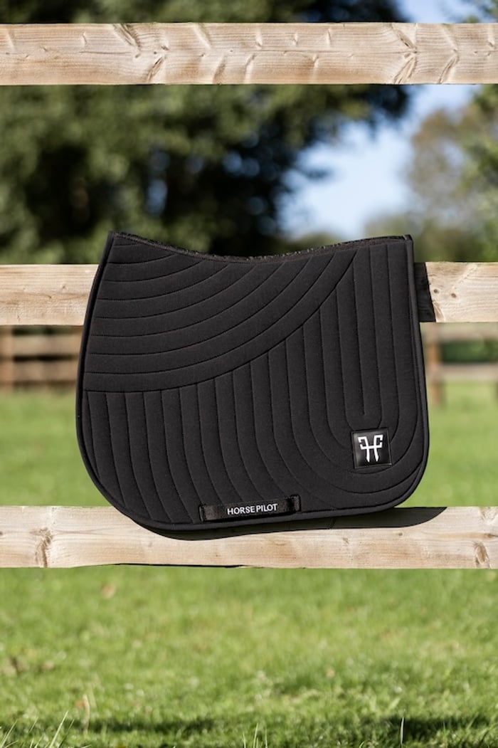 Horse Pilot lightweight saddle pad for show jumping black