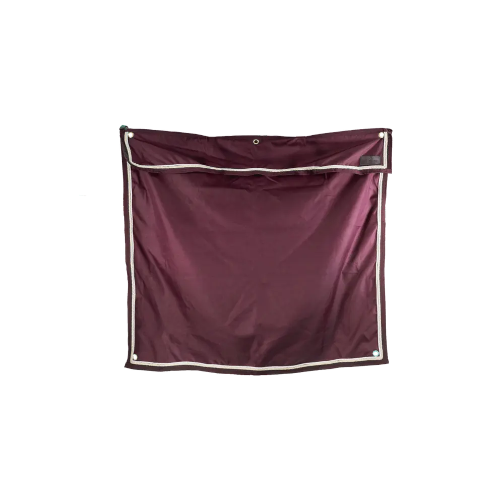 Bordeaux stable curtain