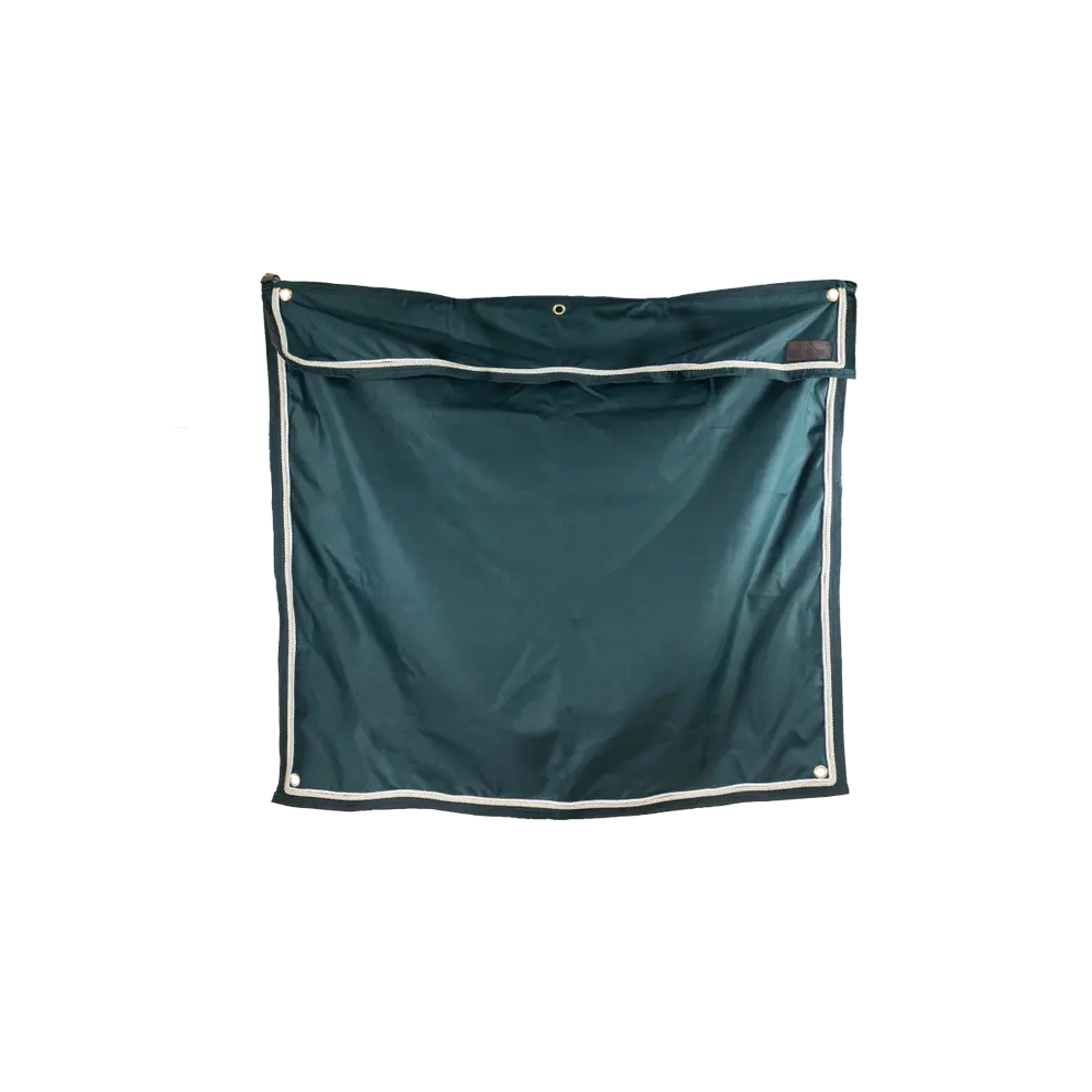 short stable curtain