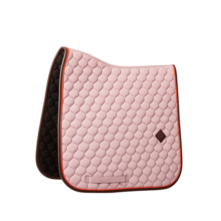 stylish dressage saddle pad with piping