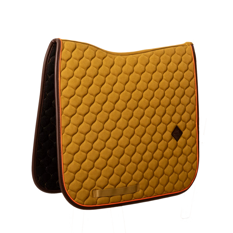 horse dressage saddle pad anatomical fit