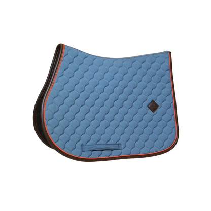 Horse saddle pad with onion quilting pattern