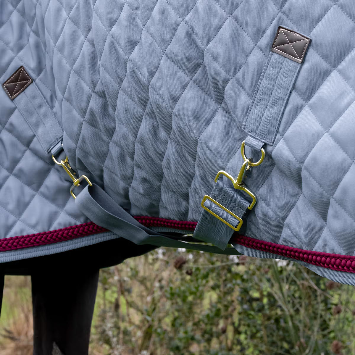 Kentucky iconic show rug with lightweight 160g filling