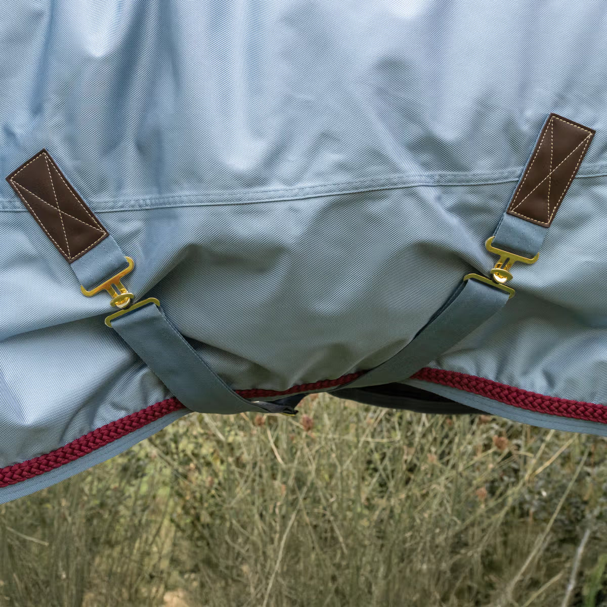 waterproof 1680D turnout rug with anti-rub lining for maximum comfort blue