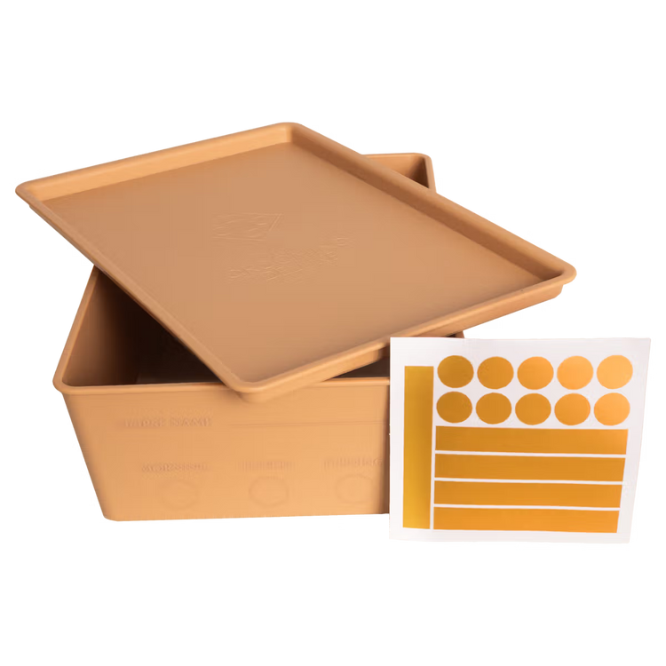 Horse feed storage box with lid