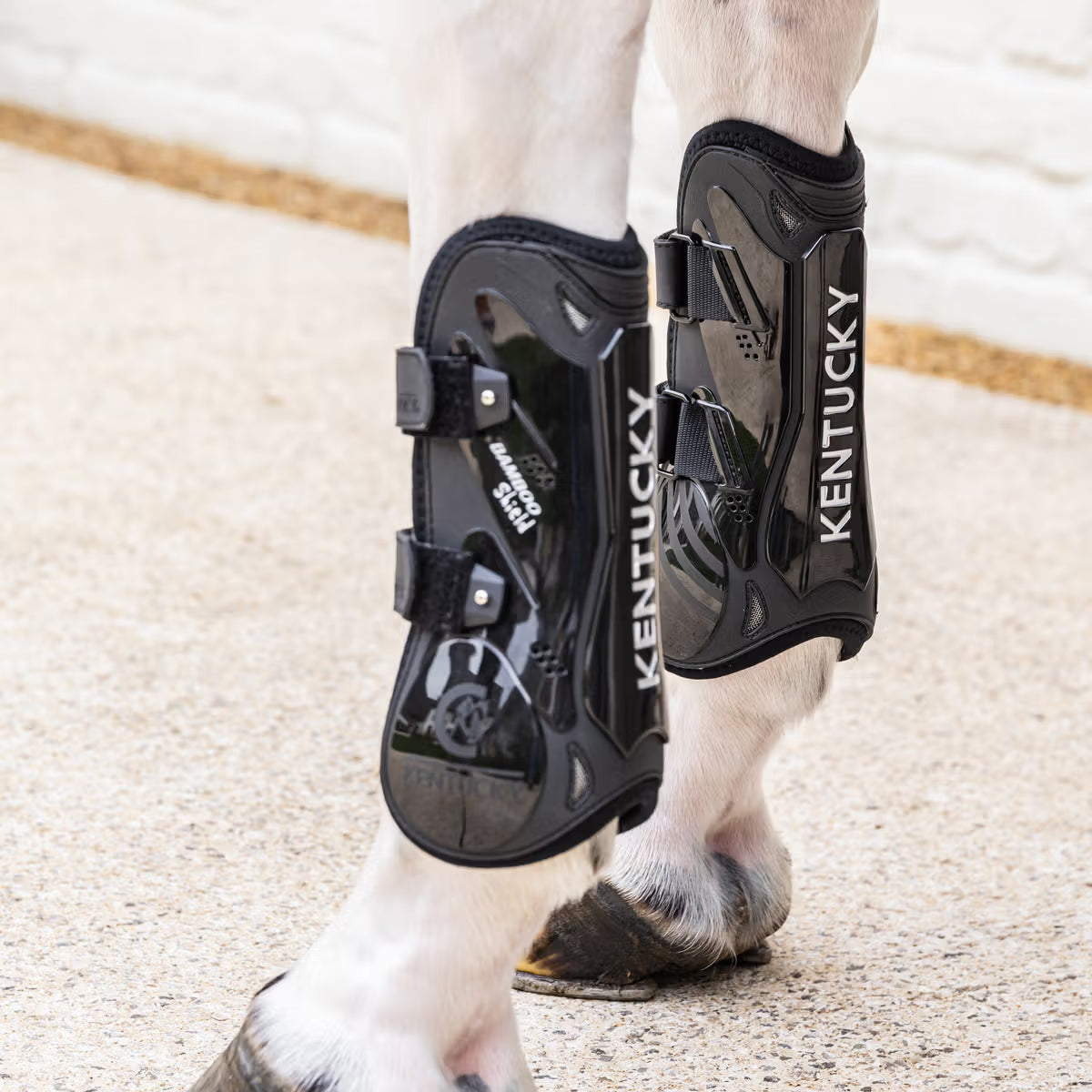 Kentucky tendon boots bamboo velcro with bamboo shield black