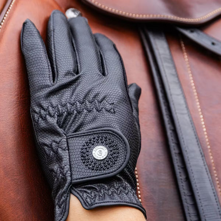 Breathable riding gloves for training and competition