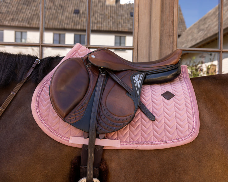 Kentucky velvet pearls saddle pad