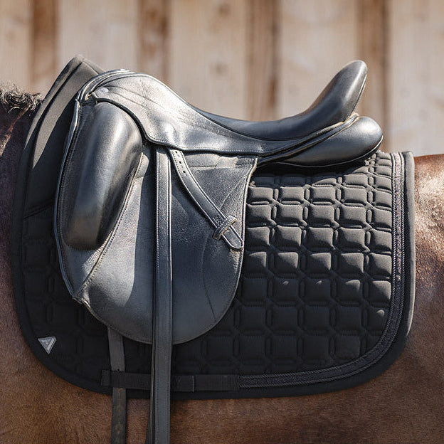 dressage saddle blanket black