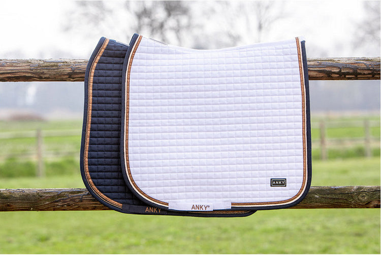 moisture wicking dressage saddle pad
