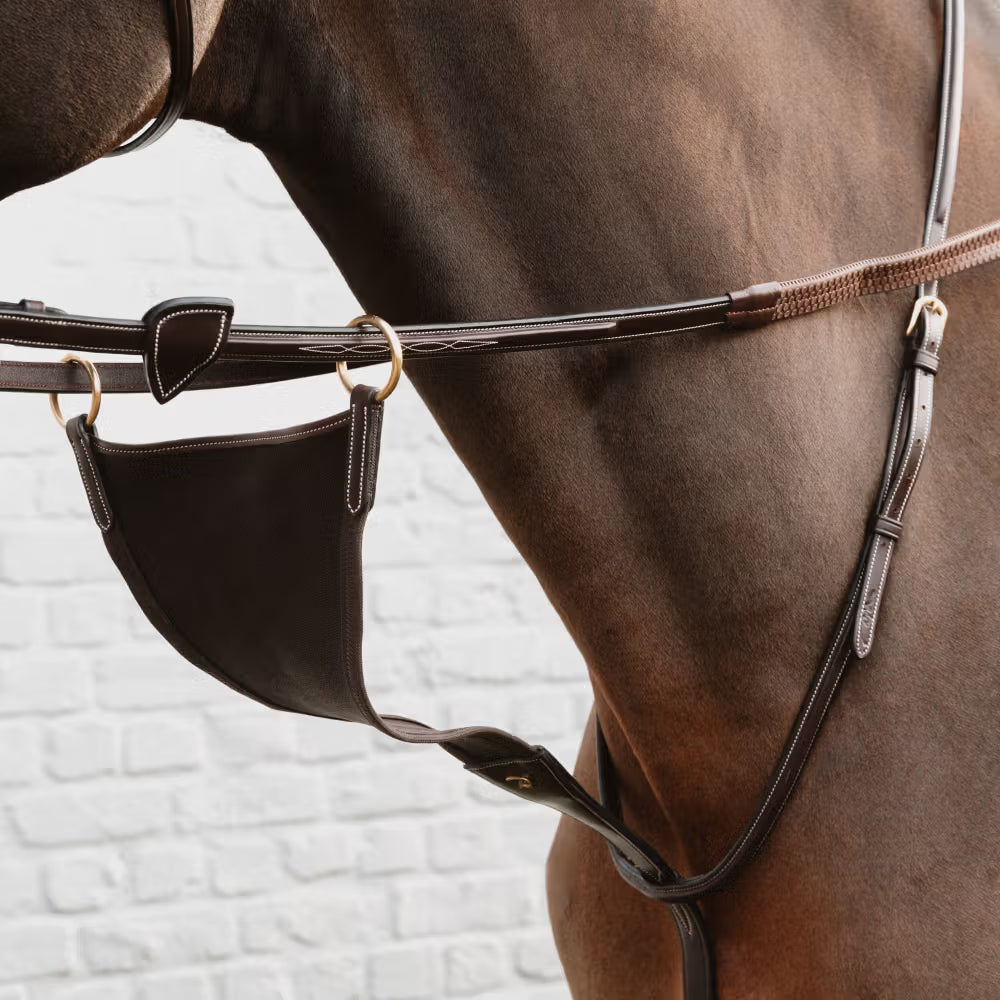 Elastic bib Ideal for the more sensitive horses