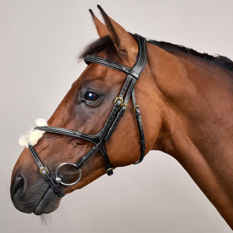 Figure 8 noseband for superior control and airflow