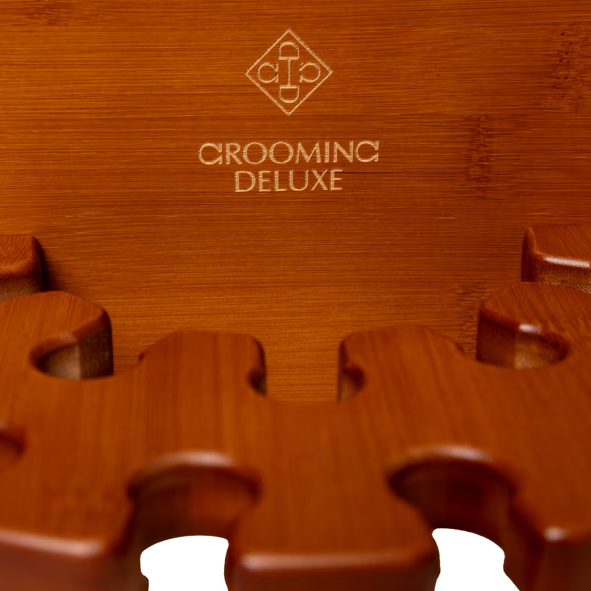 Grooming Deluxe round whip holder stable