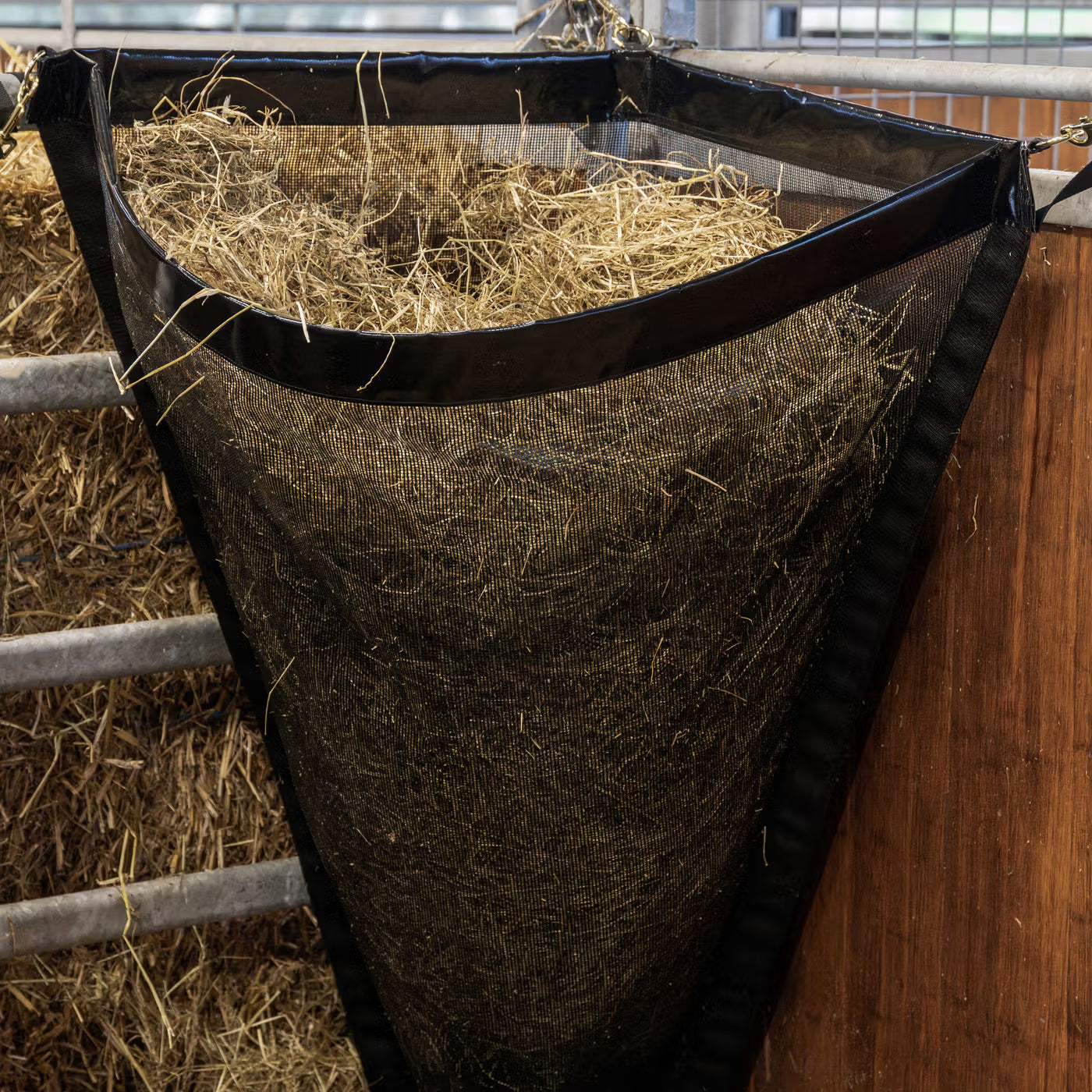 Kentucky Horsewear Hay Bag for stable corner