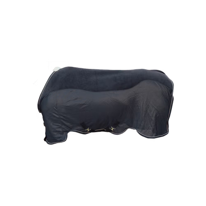 Fits nicely to the shape of the horse