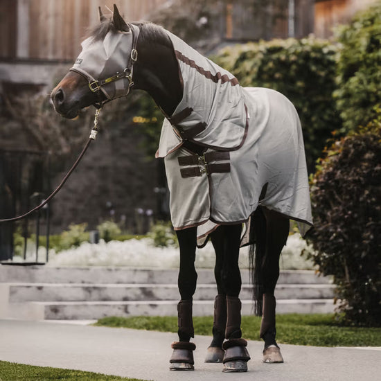 Mesh fabric allows air permeability
