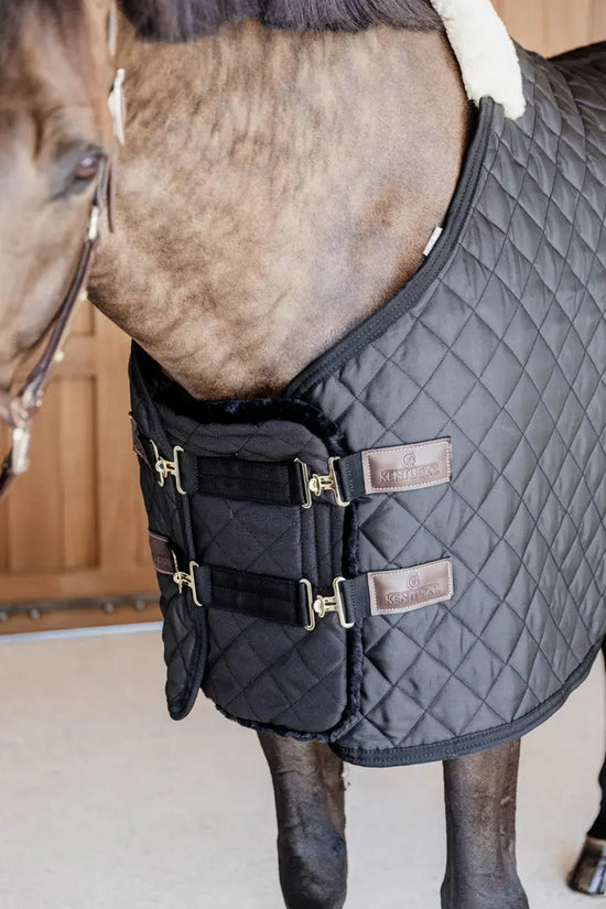 Kentucky Horsewear
Quilted Chest Expander Vegan Sheepskin Black