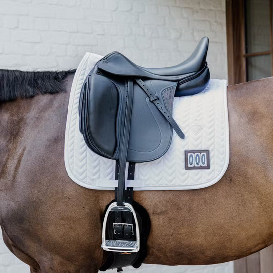 Kentucky Horsewear
Saddle Pad Fishbone Competition 2 numbers Dressage White
