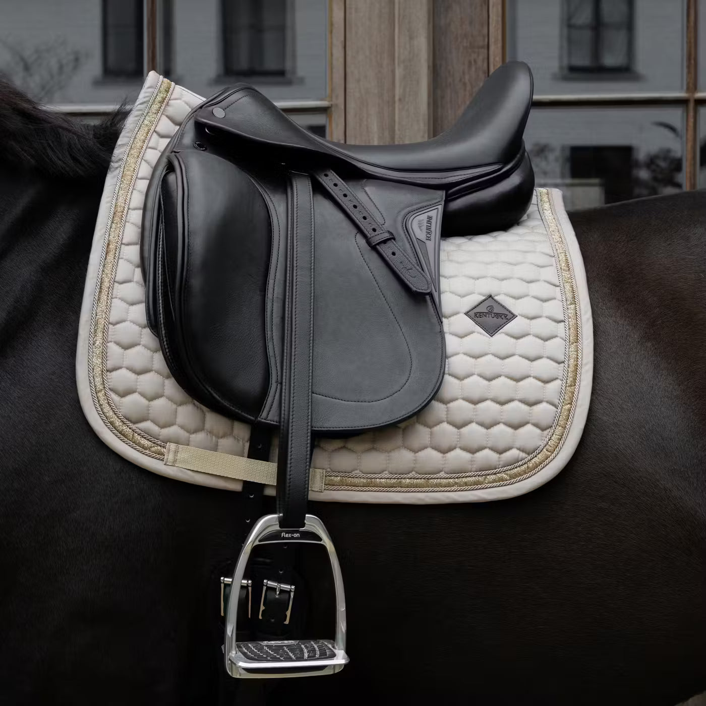 Kentucky Horsewear
Saddle Pad Glitter Band Dressage Beige