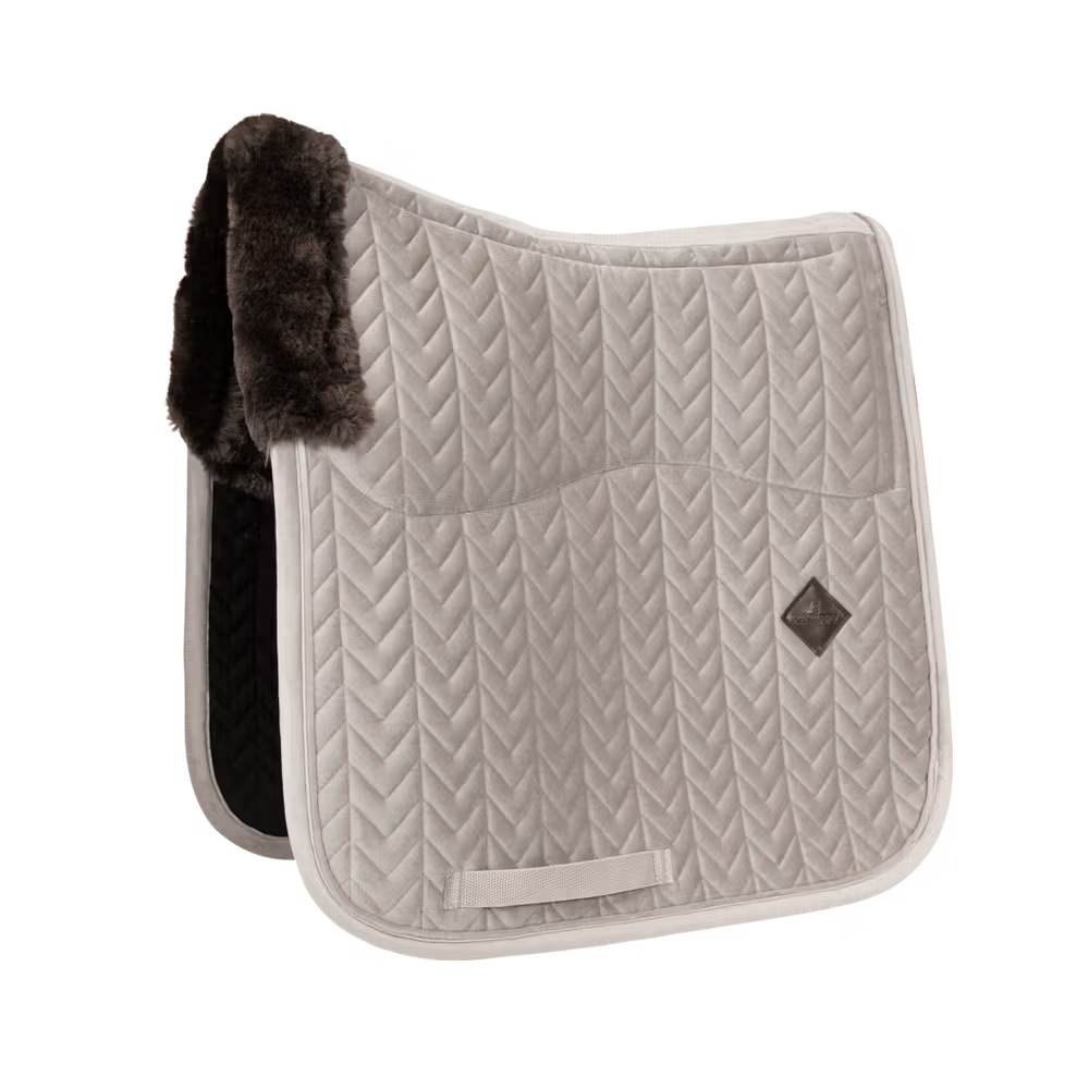 Kentucky Horsewear
Skin Friendly Saddle Pad Velvet Dressage Beige