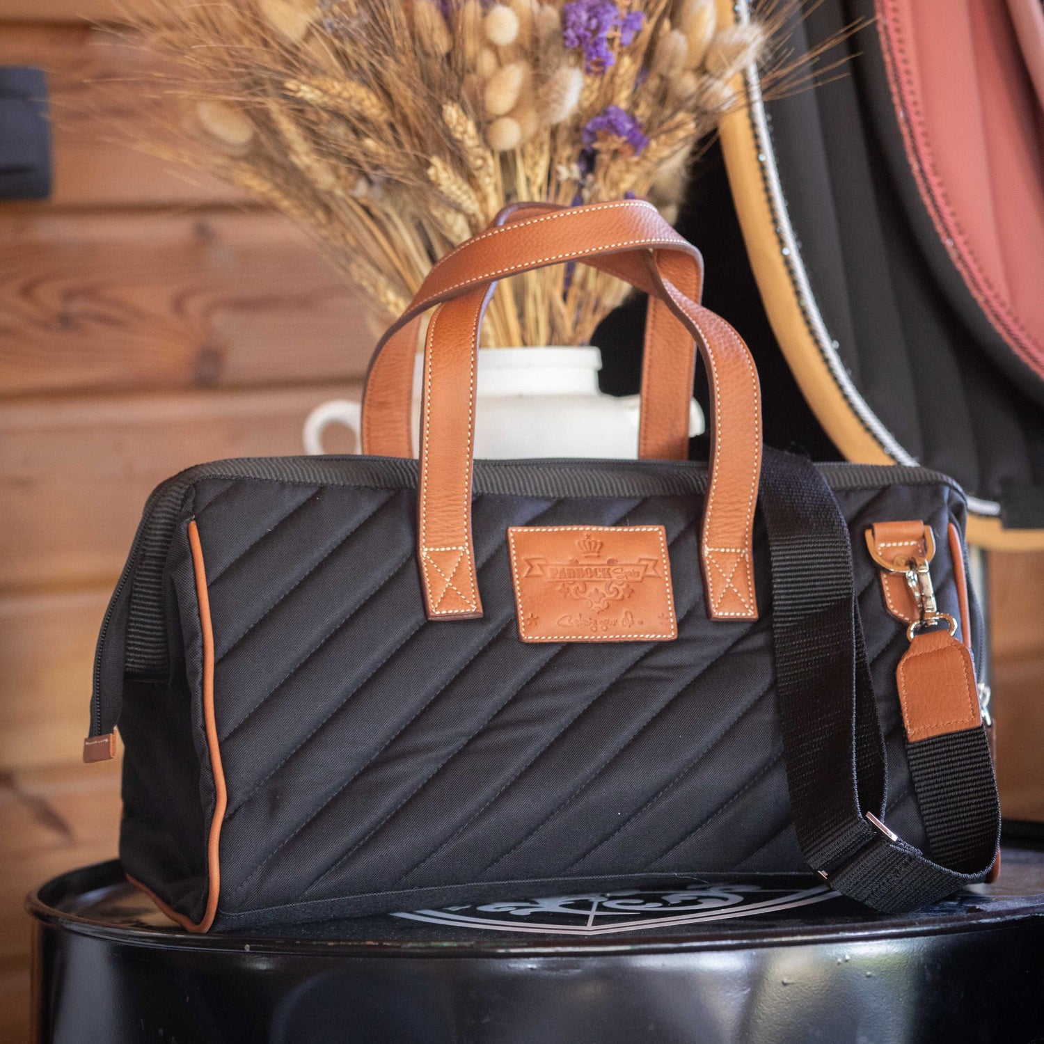 Luxury stable bag for grooming supplies
