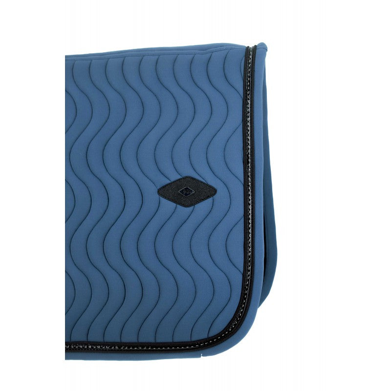 Anatomical saddle pad with excellent wither clearance and a secure comfortable fit under the saddle.