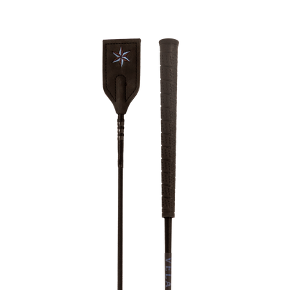 Balanced jumping whip suitable for everyday riding and training sessions