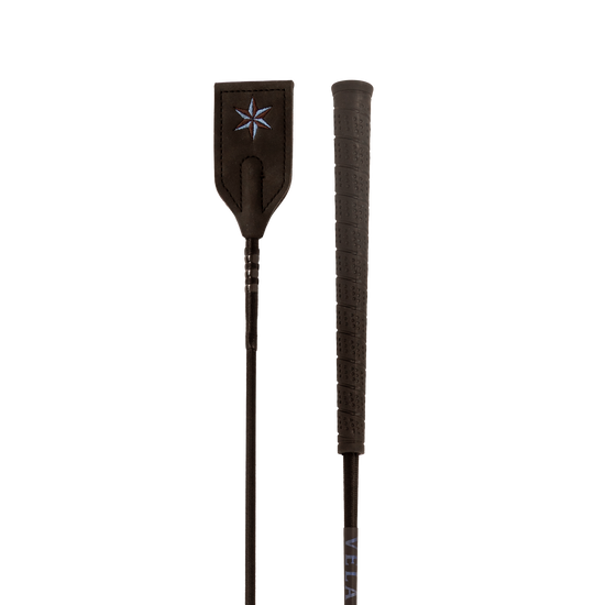 Balanced jumping whip suitable for everyday riding and training sessions