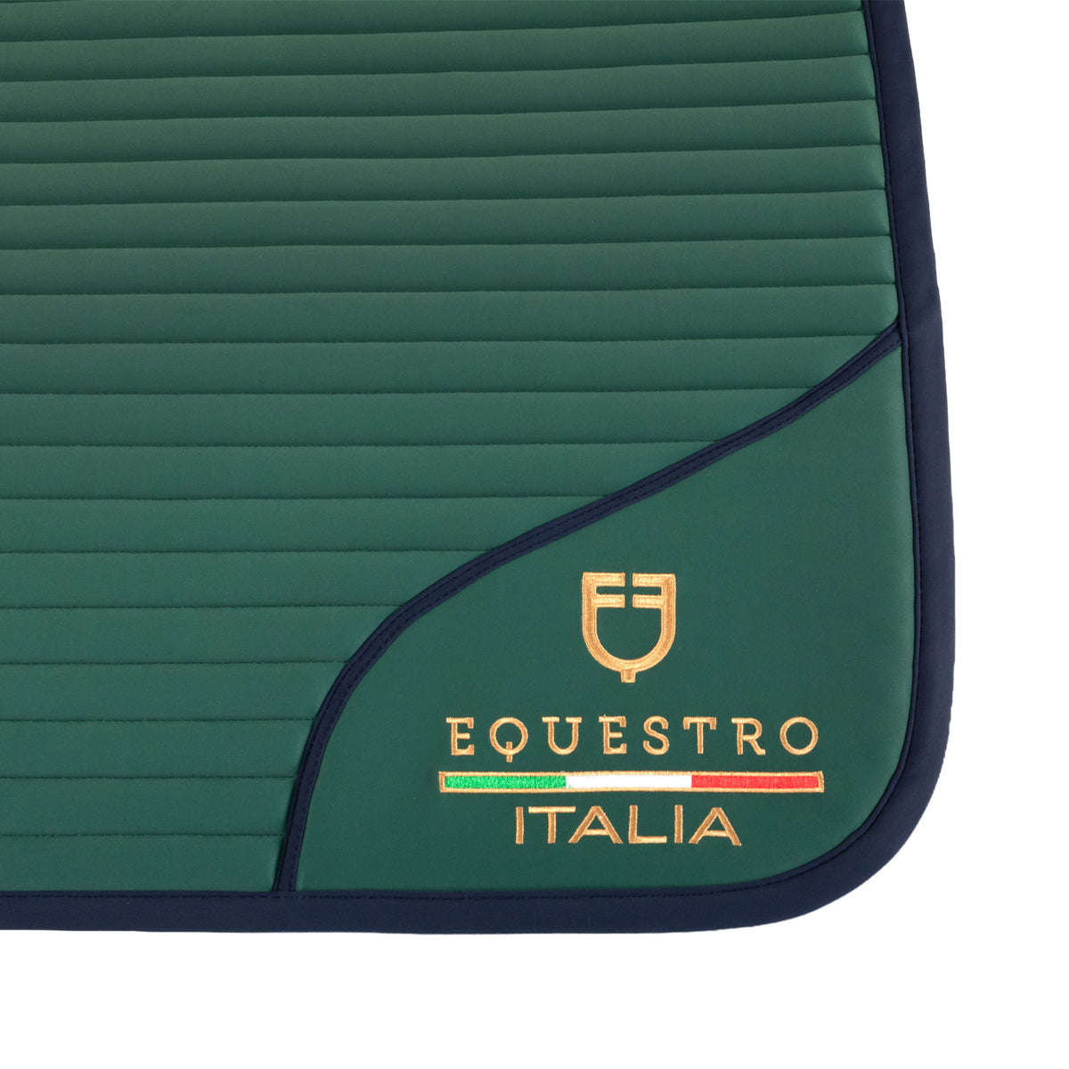 Breathable dressage saddle pad with technical construction