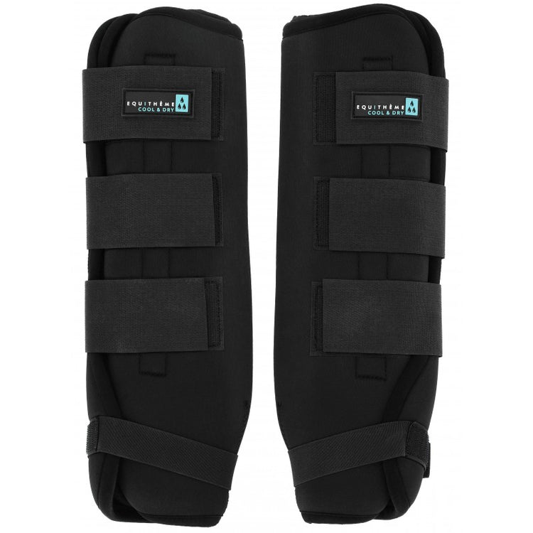 Cooling tendon boots detail view