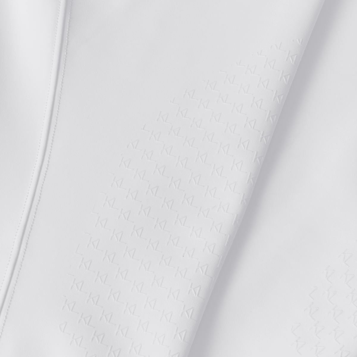 Durable knee-grip breeches designed to support saddle contact