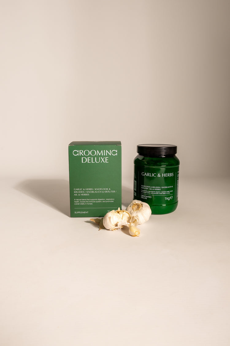 Grooming Deluxe garlic and herbal blend for horses