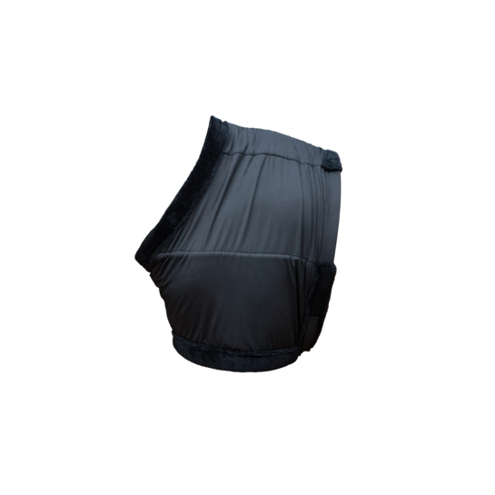 Anti-rub chest bib for horses with soft lining for added comfort.
