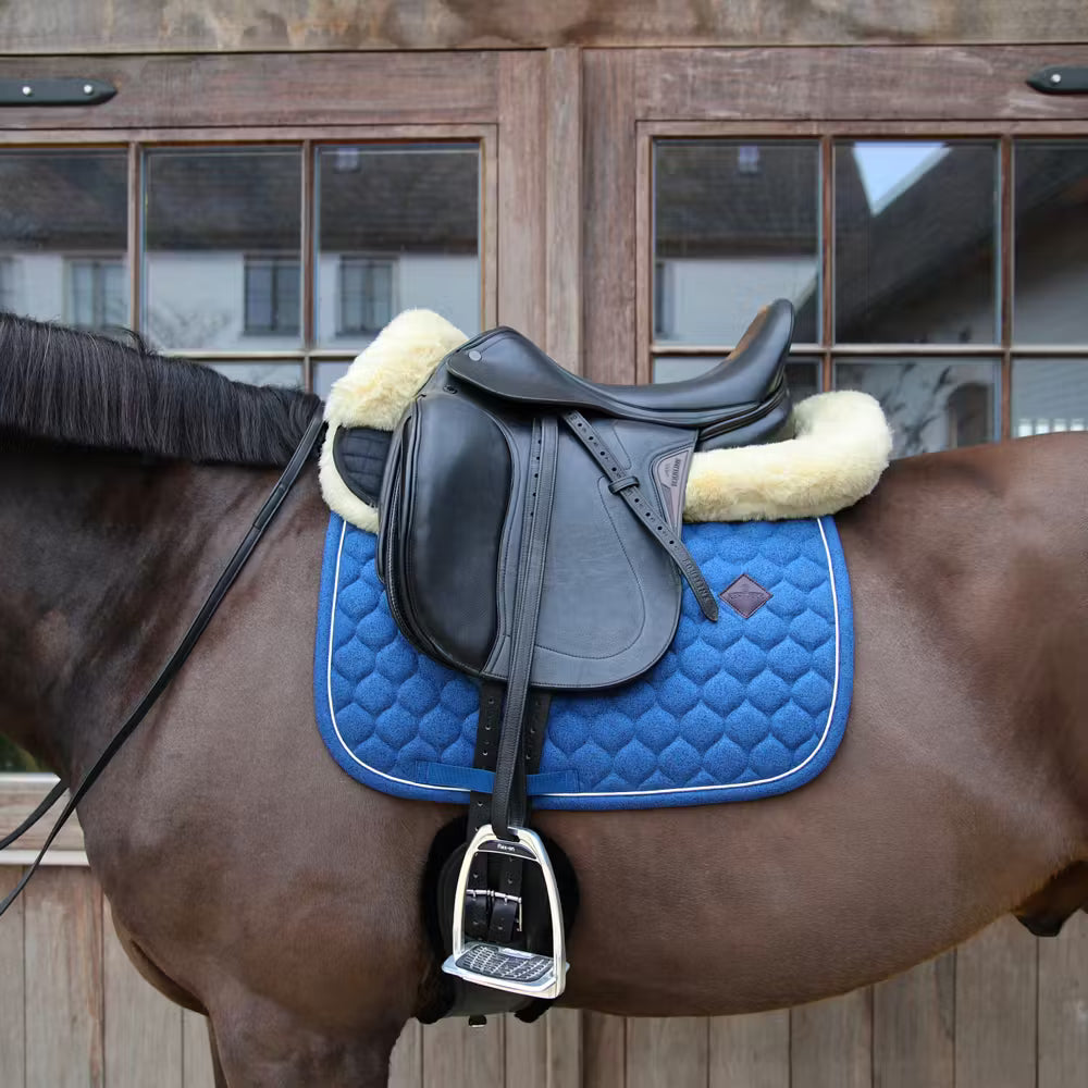 High-quality artificial sheepskin for superior comfort and shock absorption