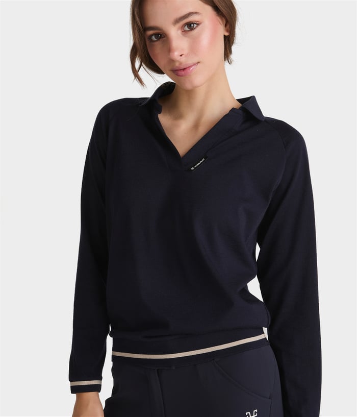 Thermoregulating riding top for female riders blue