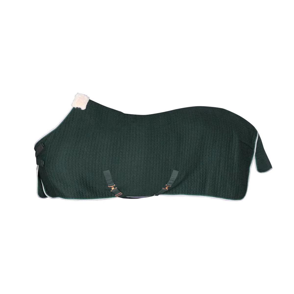 Horse transport and cooling rug for comfortable use in cooler conditions.