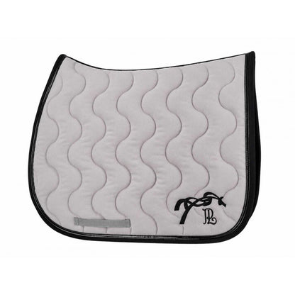 Jumping saddle pad with shaped spine for optimal wither clearance