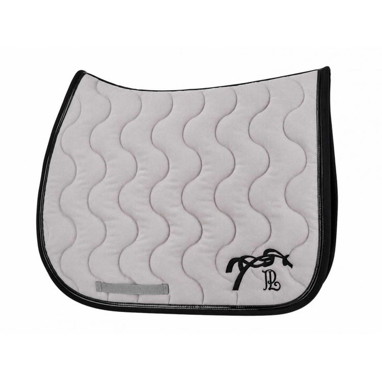 Jumping saddle pad with shaped spine for optimal wither clearance