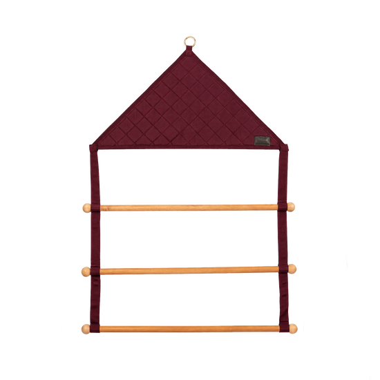 Kentucky blanket holder designed to keep horse blankets neatly separated