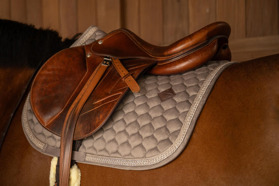 Kentucky Jumping Saddle Pad Classic Onion Plaited Glitter Rope with elegant detailing