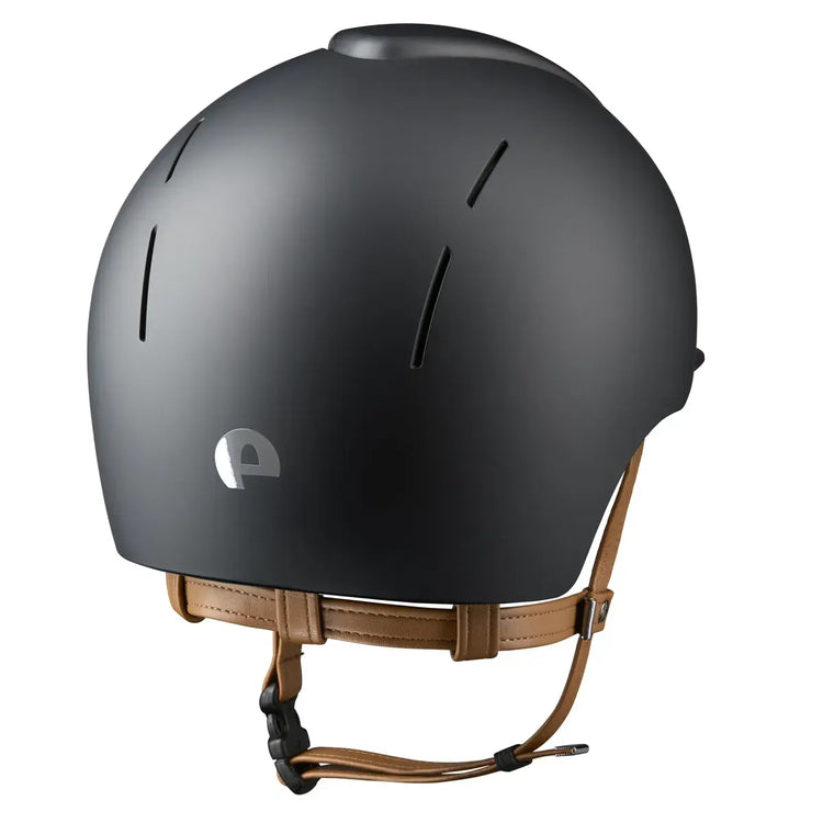Matte finish helmet for training and competition