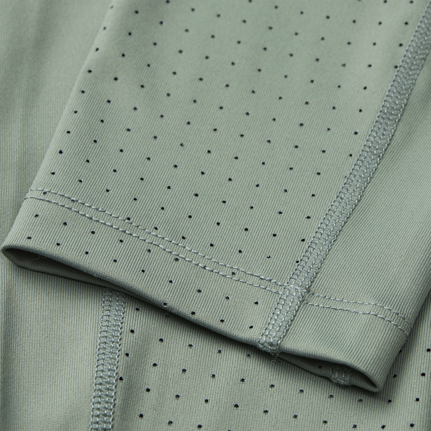 Rider wearing Kingsland Lindsey Breeches