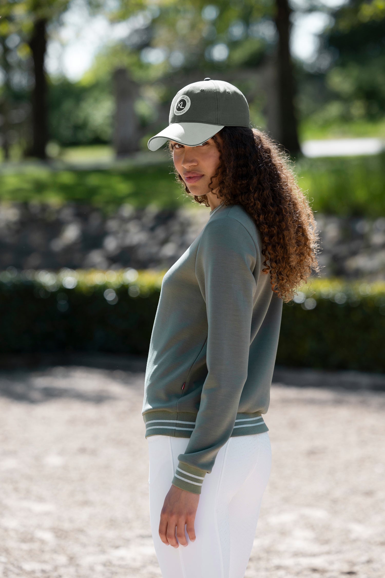 Elegant Kingsland sweatshirt for women